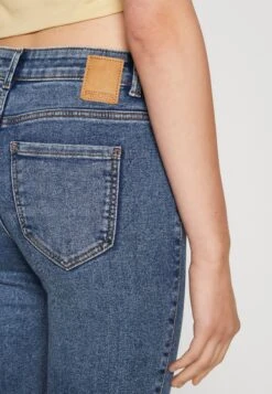 Pieces Pcnunna - Slim Fit Jeans - Medium Blue Denim -Pieces 00bdb5e1513d45a3a54bfe400efcd233