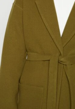 Pieces Pcjolene Light Jacket - Mantel - Dark Olive 13 Pieces Pcjolene Light Jacket - Mantel - Dark Olive -Pieces 031d49e57dd8476f97baf57da9e4b365