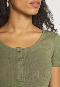 Pieces Petite Pckitte - T-Shirt Basic - Deep Lichen Green -Pieces 062ae4fea5ee4c7eacdef6d2cf56e89d