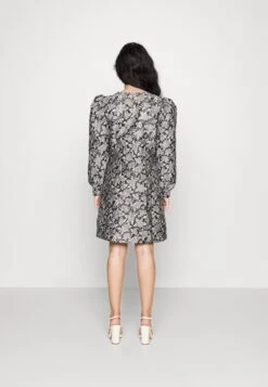 Pieces Petite Pcmercy V Neck Dress - Cocktailjurk - Black -Pieces 092013ad411942dca2db27ba5bd9590c