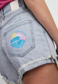 Pieces Højtaljede Pcbeach - Jeansshort - Light Blue Denim -Pieces 0a9f9c55b30940f6a14c8362d954d825