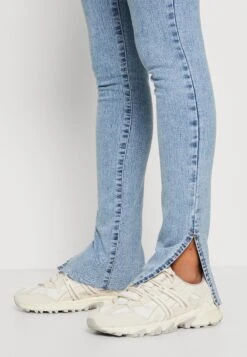 Pieces Pcpeggy Skinny Slit Jeans - Jeans Skinny Fit - Light Blue Denim 11 Pieces Pcpeggy Skinny Slit Jeans - Jeans Skinny Fit - Light Blue Denim -Pieces 0b854680127e4e70a53f49f5b5c97e1a