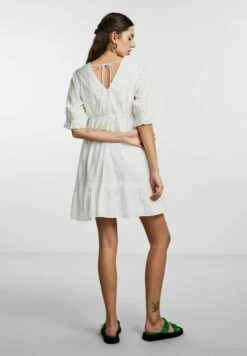 Pieces Pclyan - Jurk - Cloud Dancer -Pieces 10e1a1aa03644971bbfd9faa9231b334