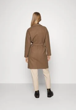 Pieces Pcjolene Light Jacket - Mantel - Fossil -Pieces 1458c98f7ee443baa075b8a8ea6a75b7