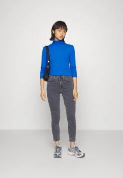 Pieces Petite Pckitte Rollneck - Longsleeve - Princess Blue 8 Pieces Petite Pckitte Rollneck - Longsleeve - Princess Blue -Pieces 1669b537af1b4a11a5c3f6ed79434101