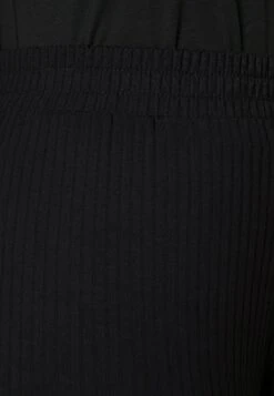 Pckylie Shorts - Shorts - Black -Pieces 19910a3015a04ada8f774fcdc79bef36