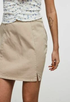 Pieces Pcliv - Kokerrok - White Pepper 11 Pieces Pcliv - Kokerrok - White Pepper -Pieces 1d28047a88e54af3812eb5bef785e615