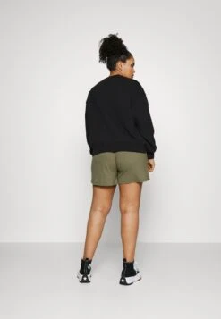 Pckylie Shorts - Shorts - Deep Lichen Green 9 Pckylie Shorts - Shorts - Deep Lichen Green -Pieces 2bb0e64b3cce45b39d245549eae995b5