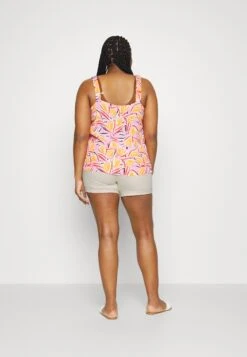 Pckiggy - Jeansshort - Cloud Dancer -Pieces 2bf82e79102e41bfb4412d6a1fc6a479