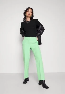 Pieces Petite Pcruka Puff - T-Shirt Basic - Black 11 Pieces Petite Pcruka Puff - T-Shirt Basic - Black -Pieces 2c6a899ee43d4ab1bb2b6c7aef4dcb18