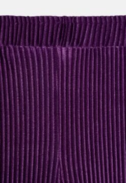 Pieces Kids Camillo Wide Pant - Broek - Blackberry 7 Pieces Kids Camillo Wide Pant - Broek - Blackberry -Pieces 2d3fdf400d9540da8a77daa7adbf701b