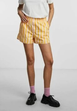 Pieces Pcletty - Shorts - Banana