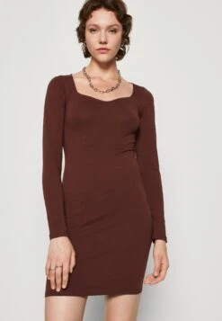 Pieces PcsoffiSquare Neck Midi Dress - Etui-Jurk - Bitter Chocolate -Pieces 3617723cd3a94c15a8e855a4a1fc94d5