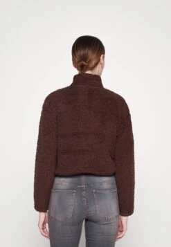 Pieces Pcferna Cropped - Fleece Trui - Chicory Coffee -Pieces 38ba97a4ca40430c8b63e6085d53f266