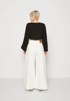 Pieces Pcstina Wrap Crop- Longsleeve - Black 10 Pieces Pcstina Wrap Crop- Longsleeve - Black -Pieces 40829d6fbf0645b8b751e88b41013c79