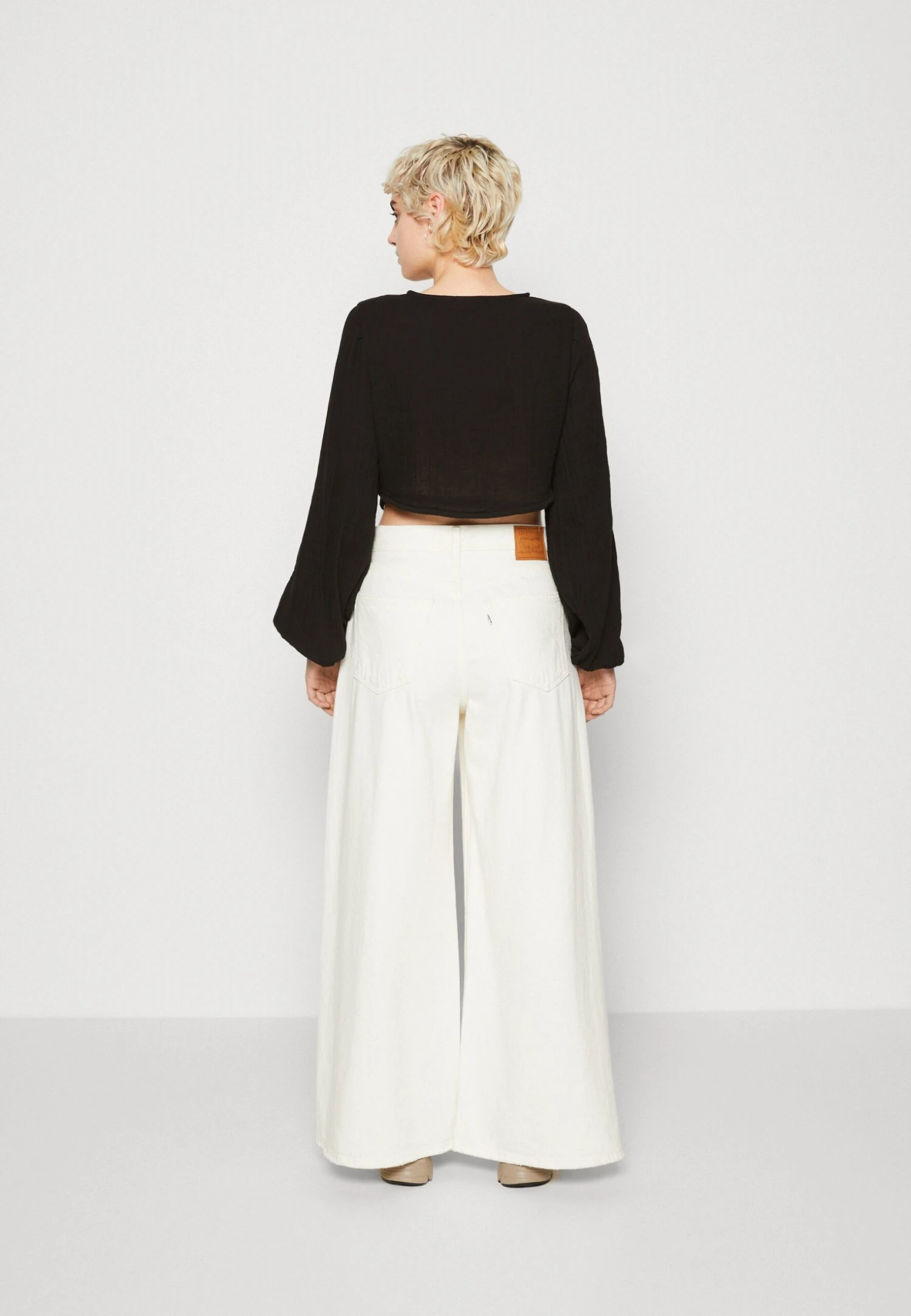 Pieces Pcstina Wrap Crop- Longsleeve - Black 5 Pieces Pcstina Wrap Crop- Longsleeve - Black - Afbeelding 3