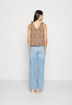 Pieces Pcliliana V Neck - Top - Brown -Pieces 41fd313a4ec34597a9b63a6366369fa8