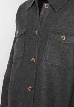 Pieces Pcjudy Shacket- Halflange Jas - Dark Grey 13 Pieces Pcjudy Shacket- Halflange Jas - Dark Grey -Pieces 46fa80f3041f4a35a5ea737e541a3f39