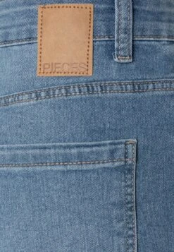 Pieces Pcpeggy - Jeansshort - Light Blue Denim 12 Pieces Pcpeggy - Jeansshort - Light Blue Denim -Pieces 4ddb4df3789644c2b6b75f6a0c18ae8d