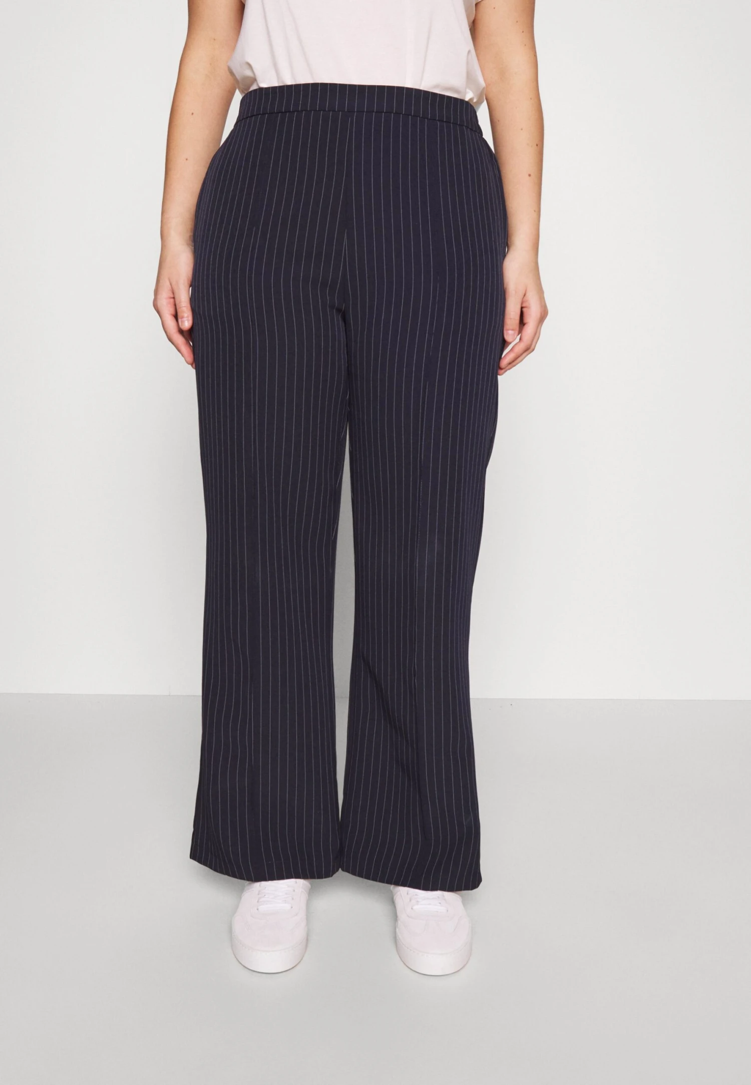 Pcbossy Wide Striped Pants - Broek - Sky Captain/Pinstripe 3 Pcbossy Wide Striped Pants - Broek - Sky Captain/Pinstripe