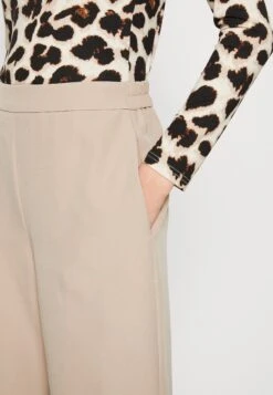 Pieces Bossy Wide Plain Pant - Broek - Silver Mink -Pieces 5326e53bffa74b62bcb494c012effb49