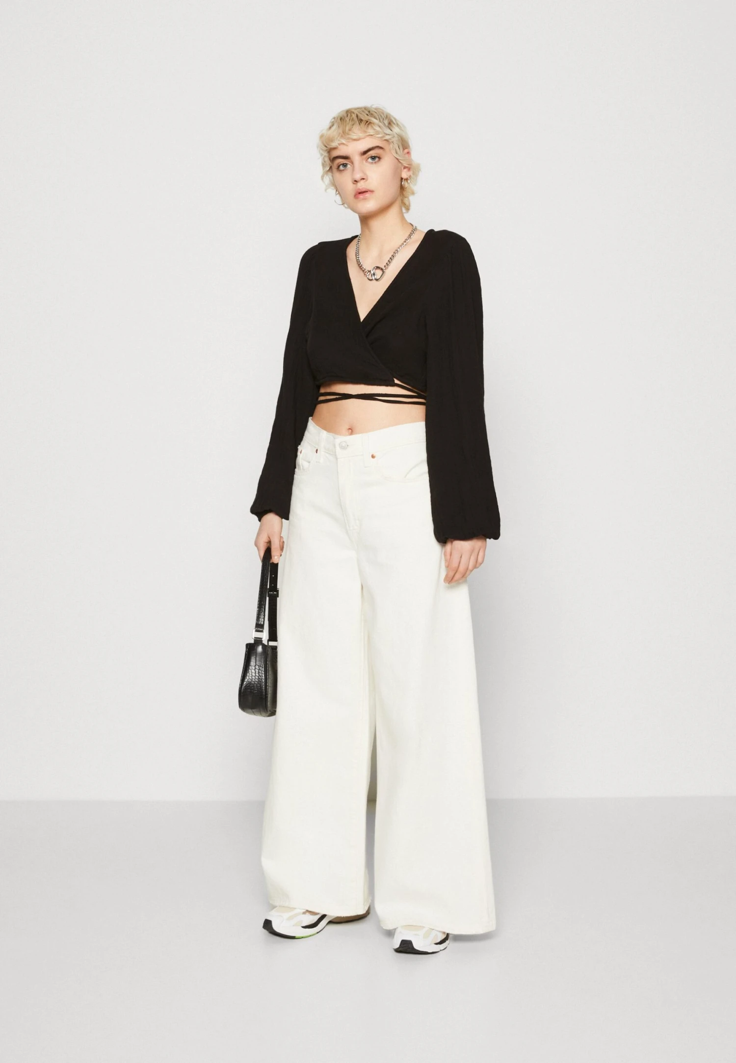 Pieces Pcstina Wrap Crop- Longsleeve - Black 4 Pieces Pcstina Wrap Crop- Longsleeve - Black - Afbeelding 2