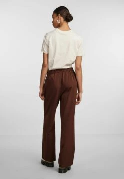 Pieces Bossy Wide Plain Pant - Broek - Chicory Coffee -Pieces 5de2ace1d9a64dad8b4de7b1127b6517