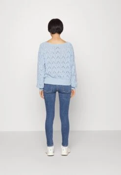 Pieces Petite Pcdelly Skn - Jeans Skinny Fit - Medium Blue Denim -Pieces 64d56d4db0e24b32818e3bf94e513e9d