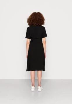 Pieces Pcolivia Dress - Blousejurk - Black -Pieces 65137b39c3864d689f1a40a4f352158f