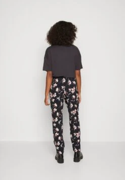 Pieces Pcliliana Pant - Broek - Sky Captain/Flower -Pieces 686e90c6a71944709df90dce3f8da26a