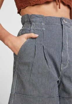 Pieces Pcbillo - Shorts - Medium Blue Denim 10 Pieces Pcbillo - Shorts - Medium Blue Denim -Pieces 693b1af9c4994f139b38de75643c337a