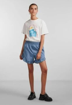 Pieces -Pieces 6cb8a0ad8dde455cb1280ddcabd84d89