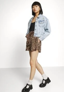 Pieces Petite Pcnya - Shorts - Black 11 Pieces Petite Pcnya - Shorts - Black -Pieces 6e222ce57649404cb3c3dcf27665b664