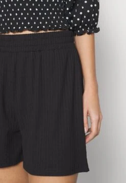 Pieces Petite Pckylie - Shorts - Black 13 Pieces Petite Pckylie - Shorts - Black -Pieces 720fd4ffa6804d0aaedb628f8aaaec7a
