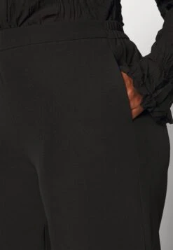 Pcbossy Wide Plain Pant - Broek - Black -Pieces 74d089439b9e4b7c8b630147a148d68c