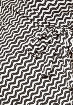 Pieces Maternity Pmbina Midi Wrap Dress- Jerseyjurk - Cloud Dancer/Graphic -Pieces 766fccbb59aa43139ac6a9c91789c0b2