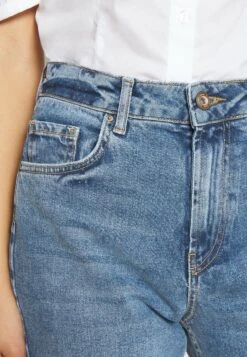 Pieces Pcleah Mom - Relaxed Fit Jeans - Medium Blue Denim -Pieces 777b3db629ea4e278d57cf104103b89f