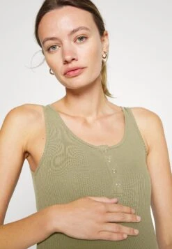Pieces Maternity Pmkitte Tank Midi Dress - Gebreide Jurk - Deep Lichen Green -Pieces 7a43133b270547eb9c415e4073136600