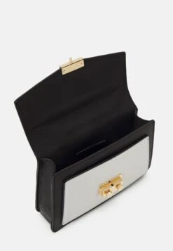 Pieces Pcomio Cross Body - Handtas - Black 9 Pieces Pcomio Cross Body - Handtas - Black -Pieces 7abb0b45031940abb1bbc371f63cb232