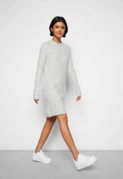 Pieces Pcellen O-Neck Dress - Gebreide Jurk - Light Grey 11 Pieces Pcellen O-Neck Dress - Gebreide Jurk - Light Grey -Pieces 7c1c95a127084d688e1e755238ae70b2