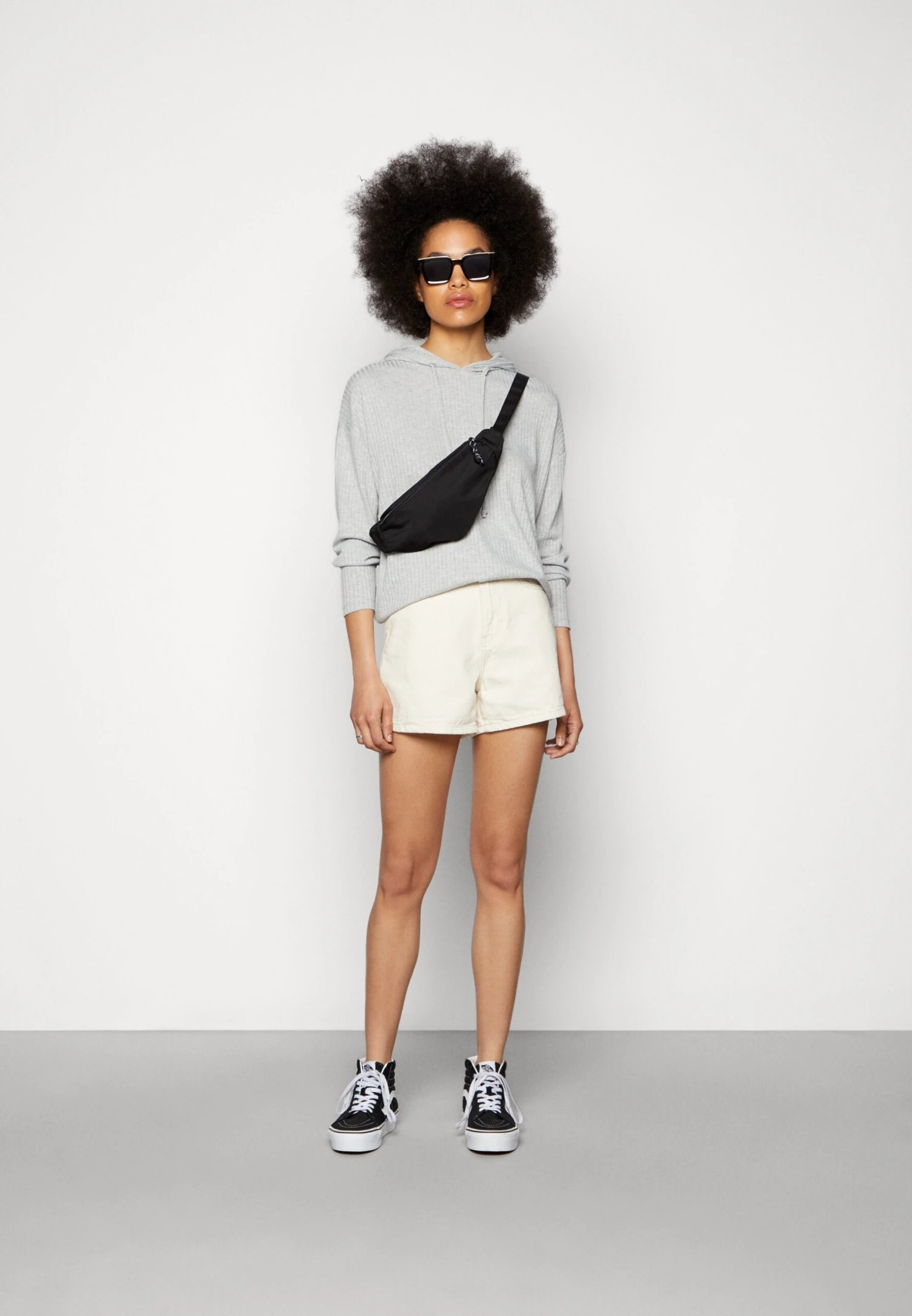 Pieces Pcmolly- Hoodie - Light Grey 4 Pieces Pcmolly- Hoodie - Light Grey - Afbeelding 2