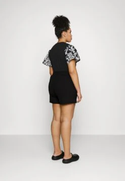 Pckylie Shorts - Shorts - Black -Pieces 81a45776bdb54f088cba42ae1867c6c9