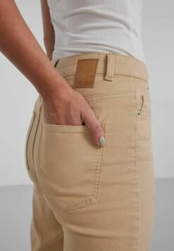 Pieces Mit Weitem Bein - Flared Jeans - Irish Cream -Pieces 82751f2efc1545188310f4cbe750bd24