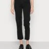 Pieces Straight Leg Jeans - Black -Pieces 8329d29374a145bfaeca716f8ce18240