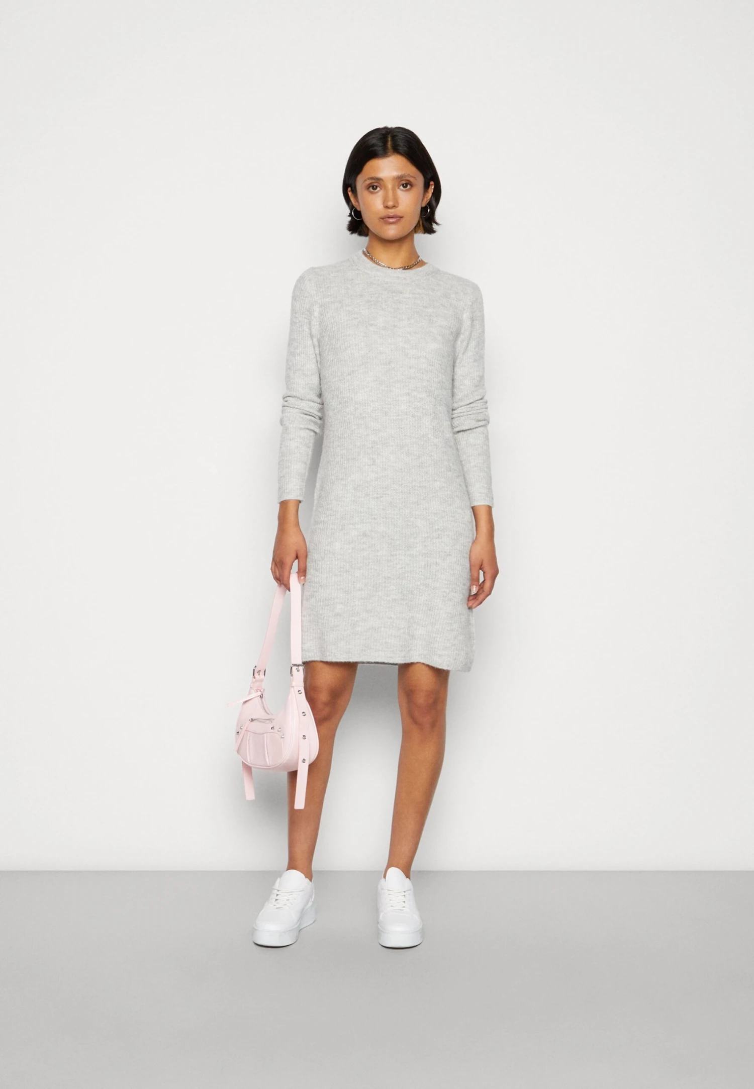 Pieces Pcellen O-Neck Dress - Gebreide Jurk - Light Grey 4 Pieces Pcellen O-Neck Dress - Gebreide Jurk - Light Grey - Afbeelding 2