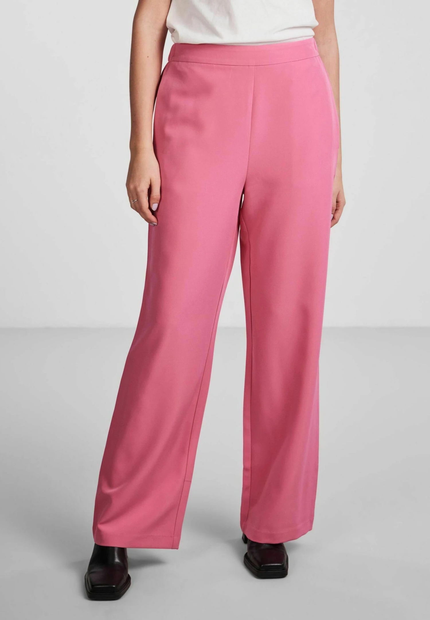 Pieces Bossy Wide Plain Pant - Broek - Shocking Pink 3 Pieces Bossy Wide Plain Pant - Broek - Shocking Pink
