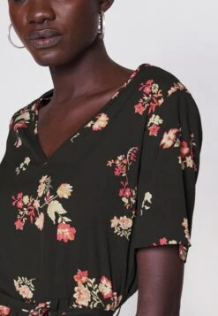 Pcliliana V Neck Dress - Jurk - Black 11 Pcliliana V Neck Dress - Jurk - Black -Pieces 916c87fa5098448b89a4b1d19a7c2560