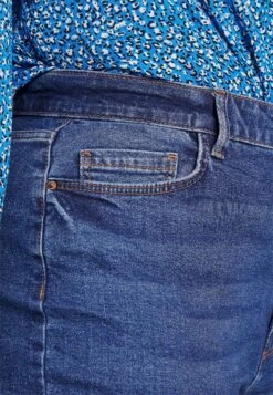 Pckesia Mom - Jeans Tapered Fit - Dark Blue Denim -Pieces 9987844df54143cf996b1700a1bf7a70