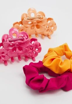Pieces Kids Lpsofaka Hairshark Scrunchie 4 Pack - Haaraccessoire - Strawberry Pink/Peach Cobbe -Pieces 9f40e1dc0147462f8683476a7a505753