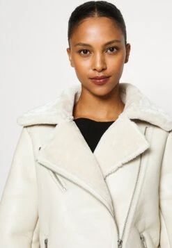 Pieces Petite Pcnora Jacket - Imitatieleren Jas - Birch -Pieces a206a6b69c2540a1a38f6c09362c6230